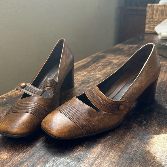 Laura Scott Brown Tan Shoes 8M Strap Heel Sqaure Toe Leather Brazil Retro Office - Picture 2 of 10
